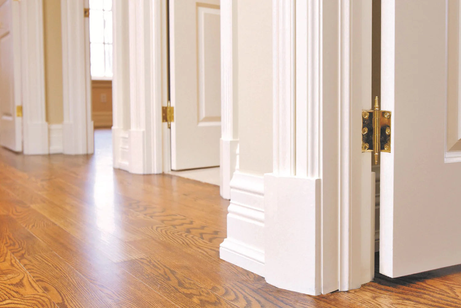 Plinth block with architrave above and skirting board